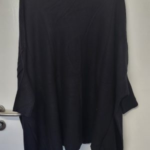 Black Ladies Batwing Tassel Poncho One size fits sizes 18 20 22 24 26