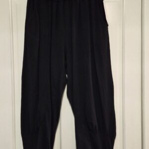 NEW Ladies Womens Black Jersey 3/4 Length cuff bottom Trousers One size fits sizes 16 18 20 22