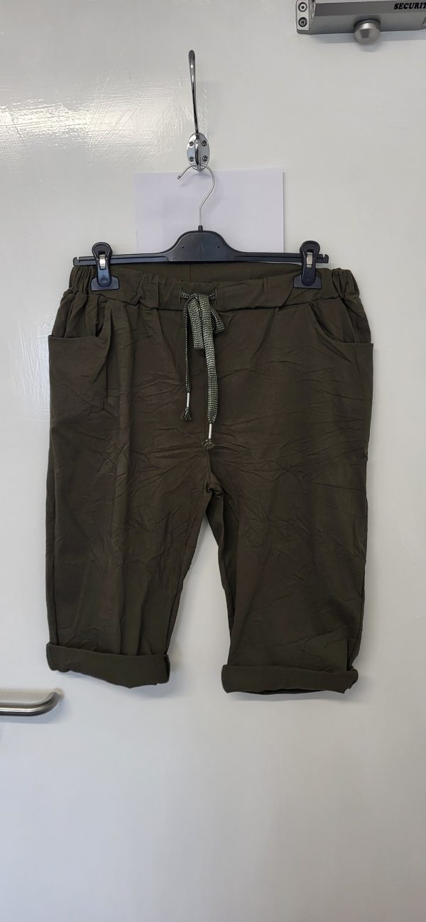 SALE SALE SALE NEW Ladies Khaki Magic Shorts Plus Size One Size Fits sizes 18 20 22 Size 2 NON RETURNABLE