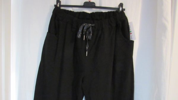 NEW Ladies Black Stretchy Non Crinkle Magic Trousers One Size Fits 22 24 Size 3 - Image 3