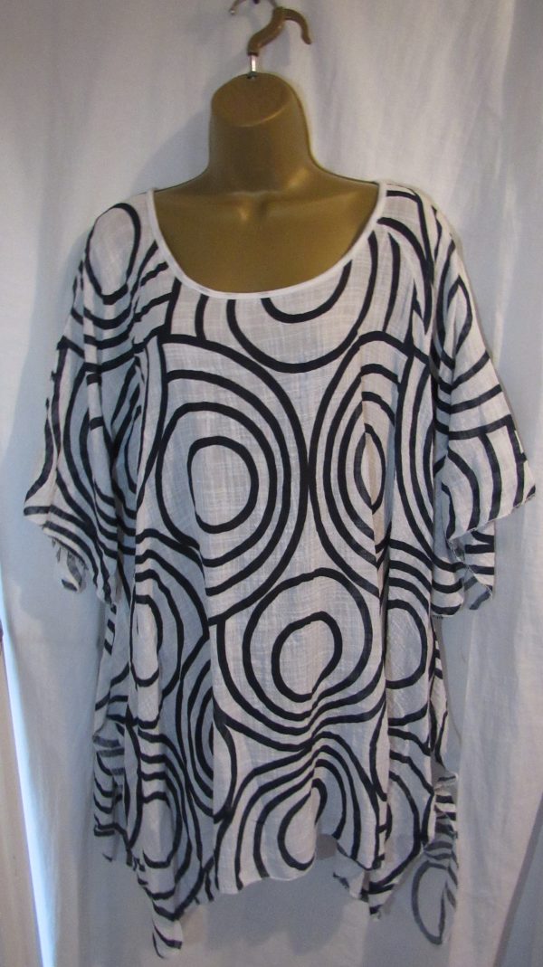 New Ladies White Swirl Handkerchief Hem Tunic Top One size fits sizes 18 20 22