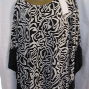 NEW Ladies Black and White Print Tunic Top One Size fits sizes 18 20 22 24 26