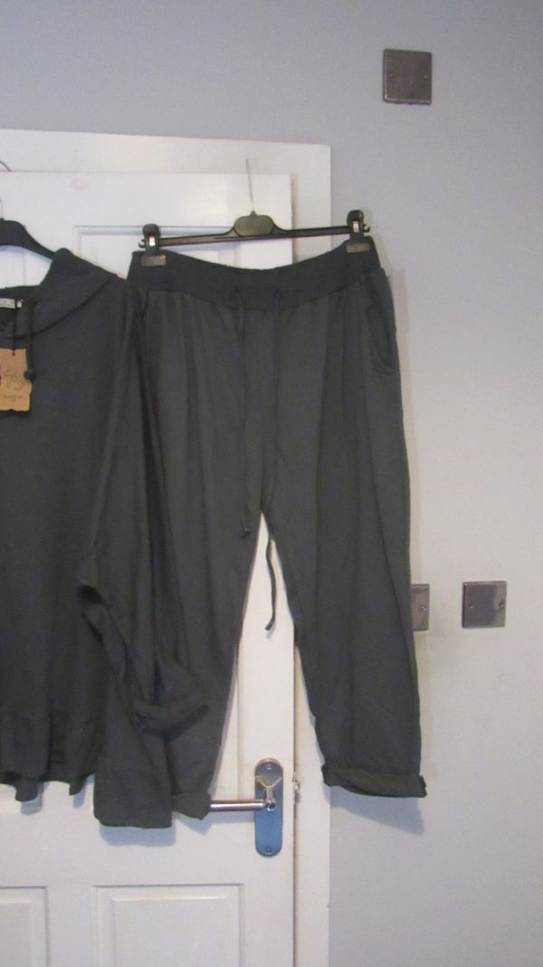 New Ladies Charcoal Grey Trouser Suit Size 2 Fits sizes 16 18 20 22 - Image 3