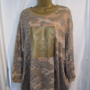 New Ladies Italian Fine Knit Animal Print Top One Size fits sizes 16 18 20 22