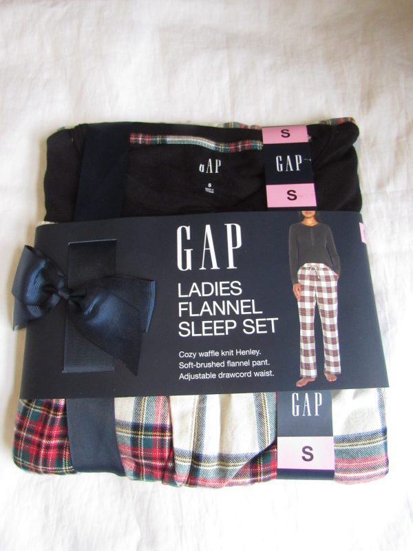 Gift Set of Ladies Flannel Sleep Set Pyjamas Black Check S 8-10 - Image 2