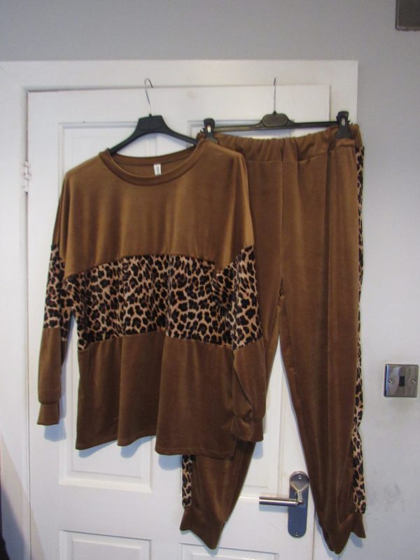 NEW Ladies Paler Brown with Animal Print Trim Velvet feel suit One Size fits sizes 16 18 20 22