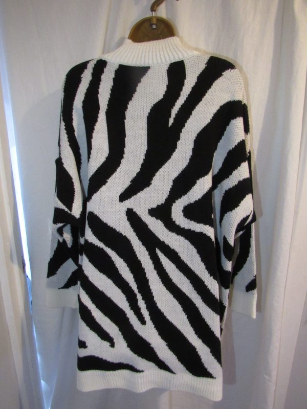 DEAL DEAL DEAL NEW Ladies White with Black Stripe Jumper One Size Fits 18 20 22 NON RETURNABLE - Image 2