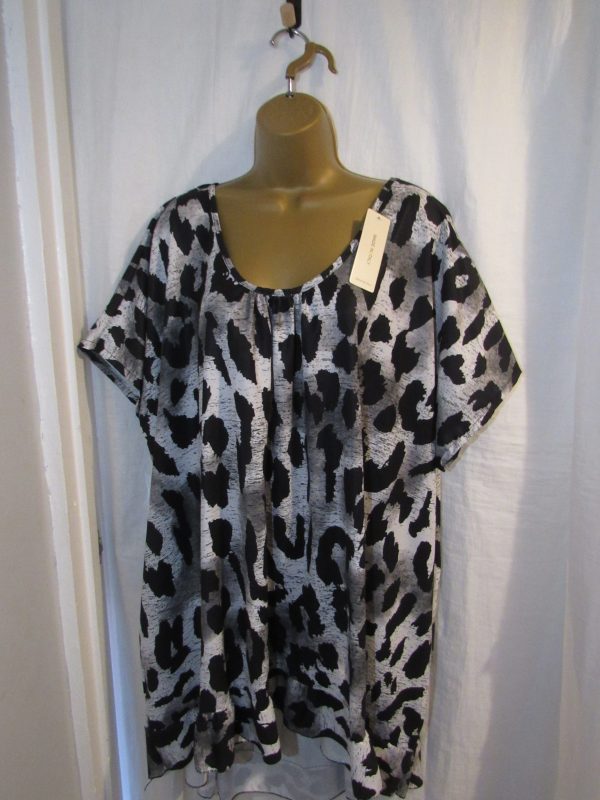 New Ladies Grey Leopard Print Pocket High Low Key Hole Back Frill Top One size fits sizes 20 22 24 26