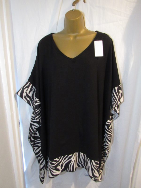 SALE SALE SALE NEW Ladies Black edged Zebra Print Batwing Top One Size fits sizes 18 20 22 24 NON RETURNABLE