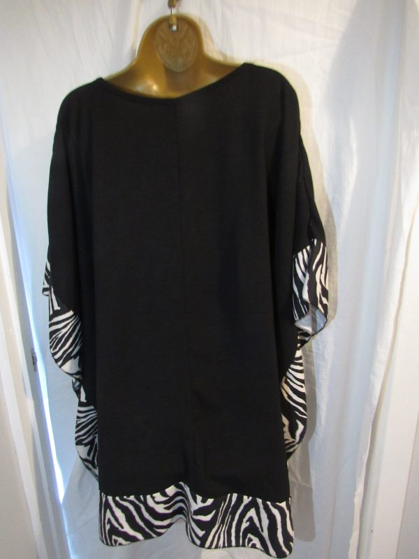 SALE SALE SALE NEW Ladies Black edged Zebra Print Batwing Top One Size fits sizes 18 20 22 24 NON RETURNABLE - Image 3