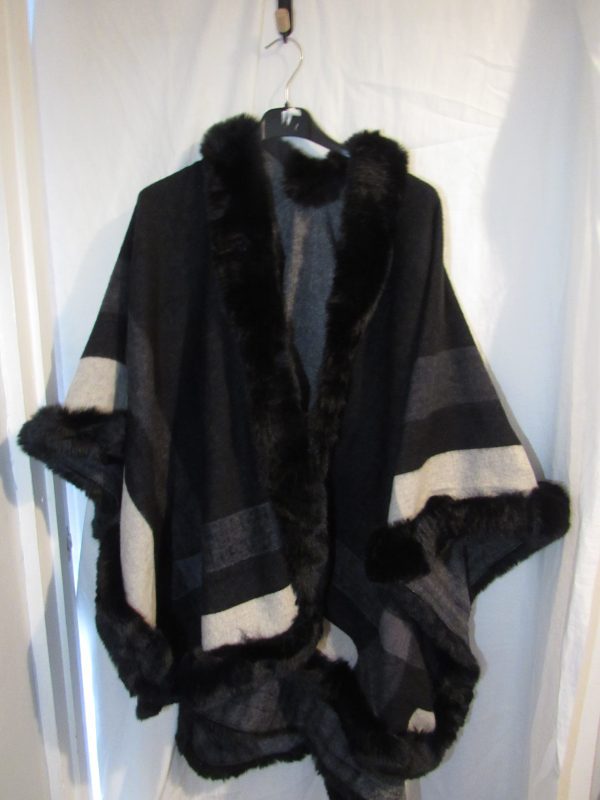 SALE SALE SALE NEW Ladies Black Fur Poncho One Size fits sizes 18 20 22 24 NON RETURNABLE