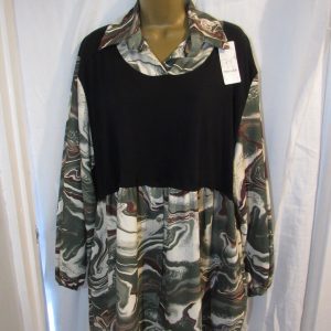 NEW Ladies Black with Green Print Tunic Top One Size fits sizes 18 20 22 24
