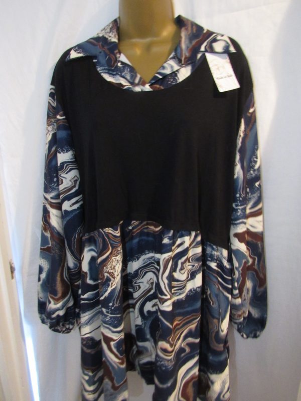 NEW Ladies Black with Blue Print Tunic Top One Size fits sizes 18 20 22 24 - Image 2