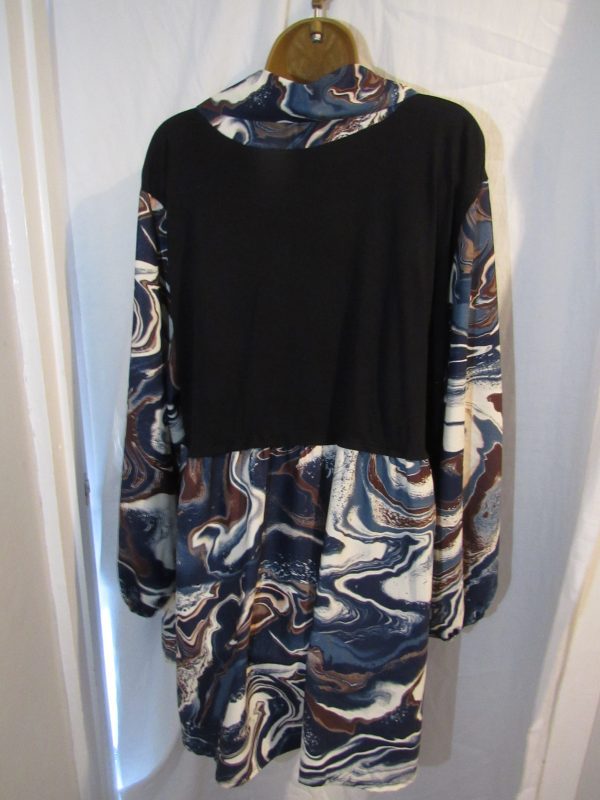 NEW Ladies Black with Blue Print Tunic Top One Size fits sizes 18 20 22 24 - Image 3