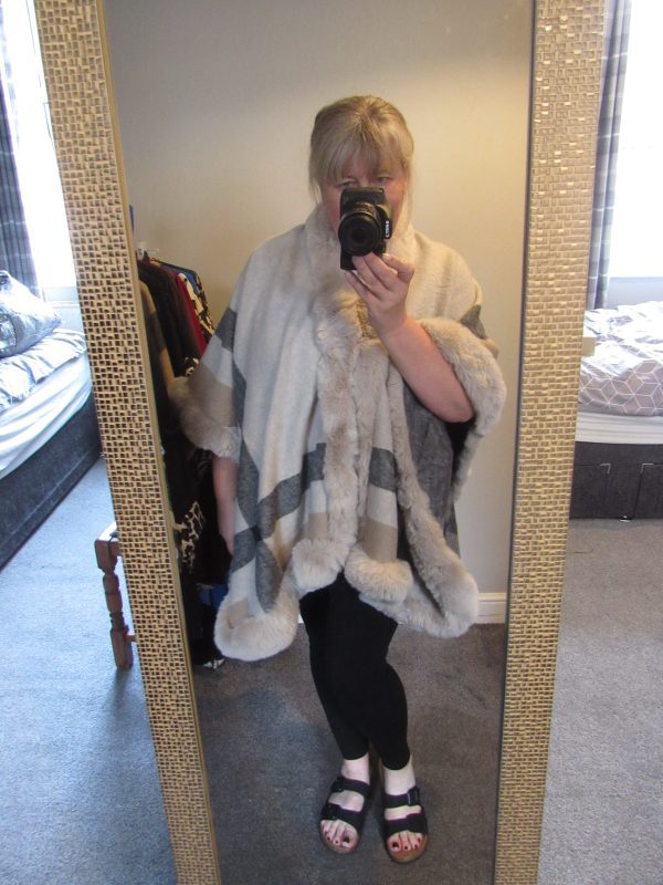 SALE SALE SALE NEW Ladies Beige Fur Poncho One Size fits sizes 18 20 22 24 NON RETURNABLE - Image 3