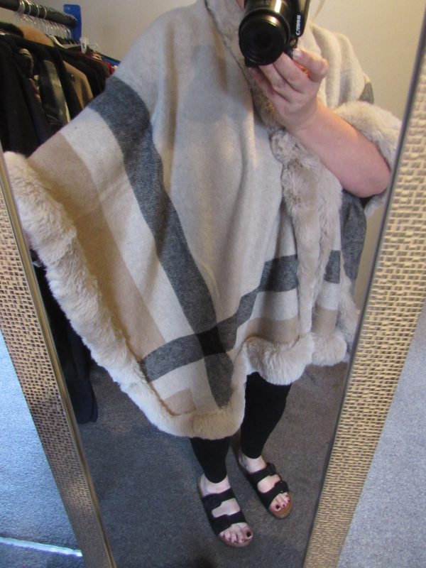 SALE SALE SALE NEW Ladies Beige Fur Poncho One Size fits sizes 18 20 22 24 NON RETURNABLE - Image 5