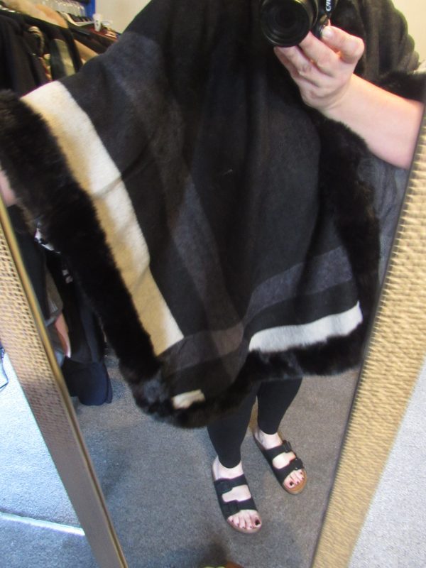 SALE SALE SALE NEW Ladies Black Fur Poncho One Size fits sizes 18 20 22 24 NON RETURNABLE - Image 6