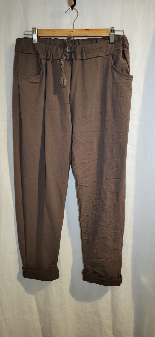 NEW Ladies Brown Stretchy Crinkle Magic Trousers One Size Fits 18 20 22 Size 2