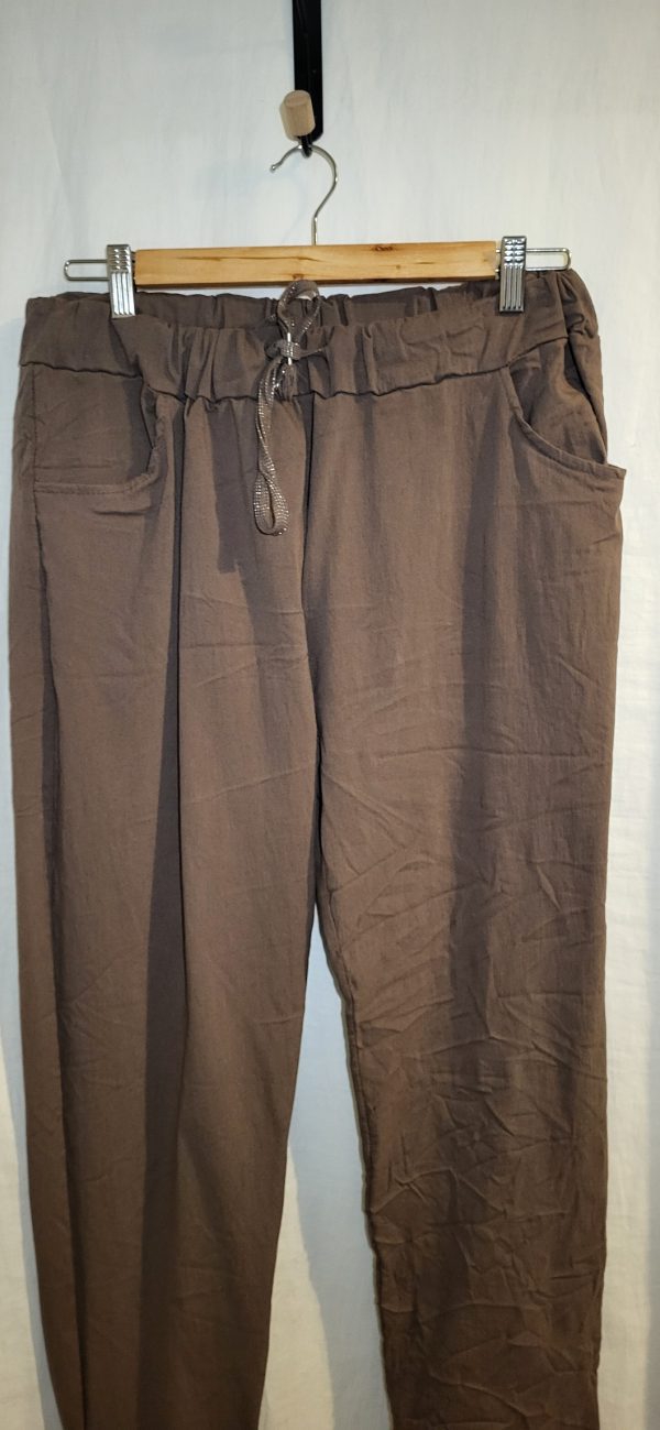 NEW Ladies Brown Stretchy Crinkle Magic Trousers One Size Fits 18 20 22 Size 2 - Image 2