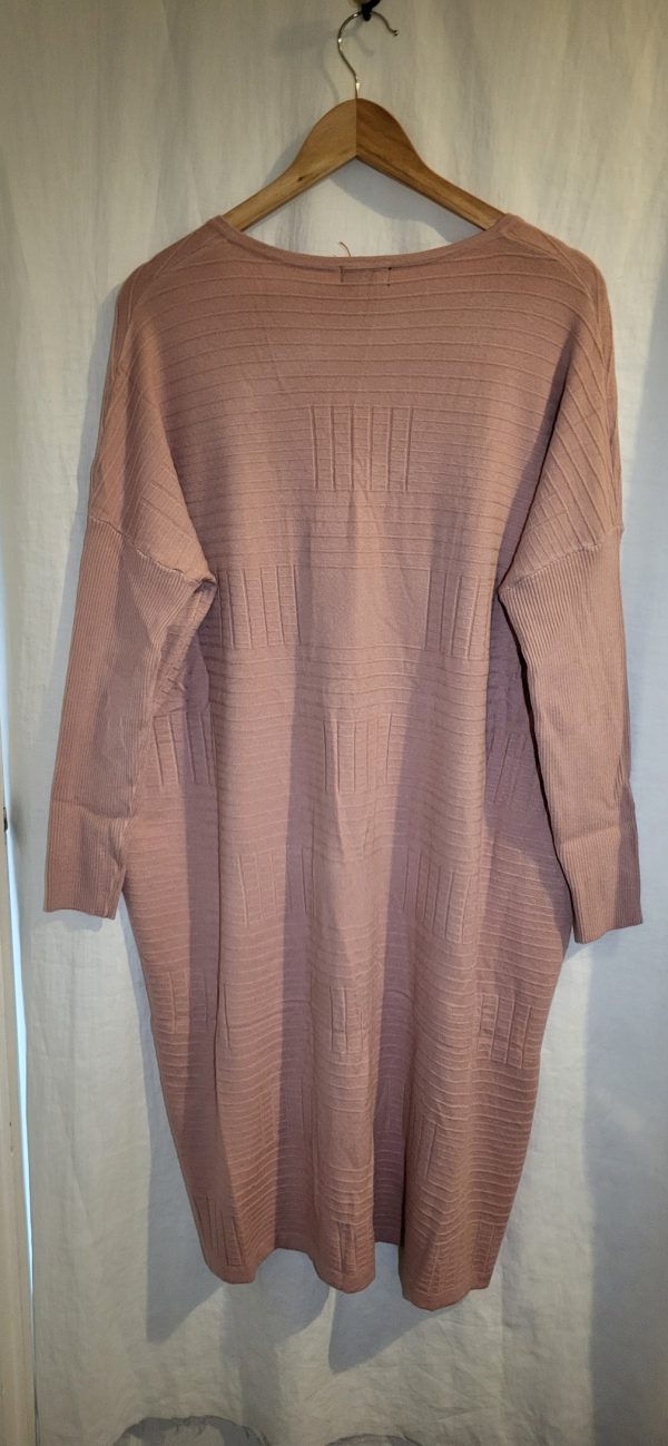 SALE SALE SALE New Ladies Pink Check Soft Longer Length Jumper One Size fits sizes 18 20 22 - Image 4