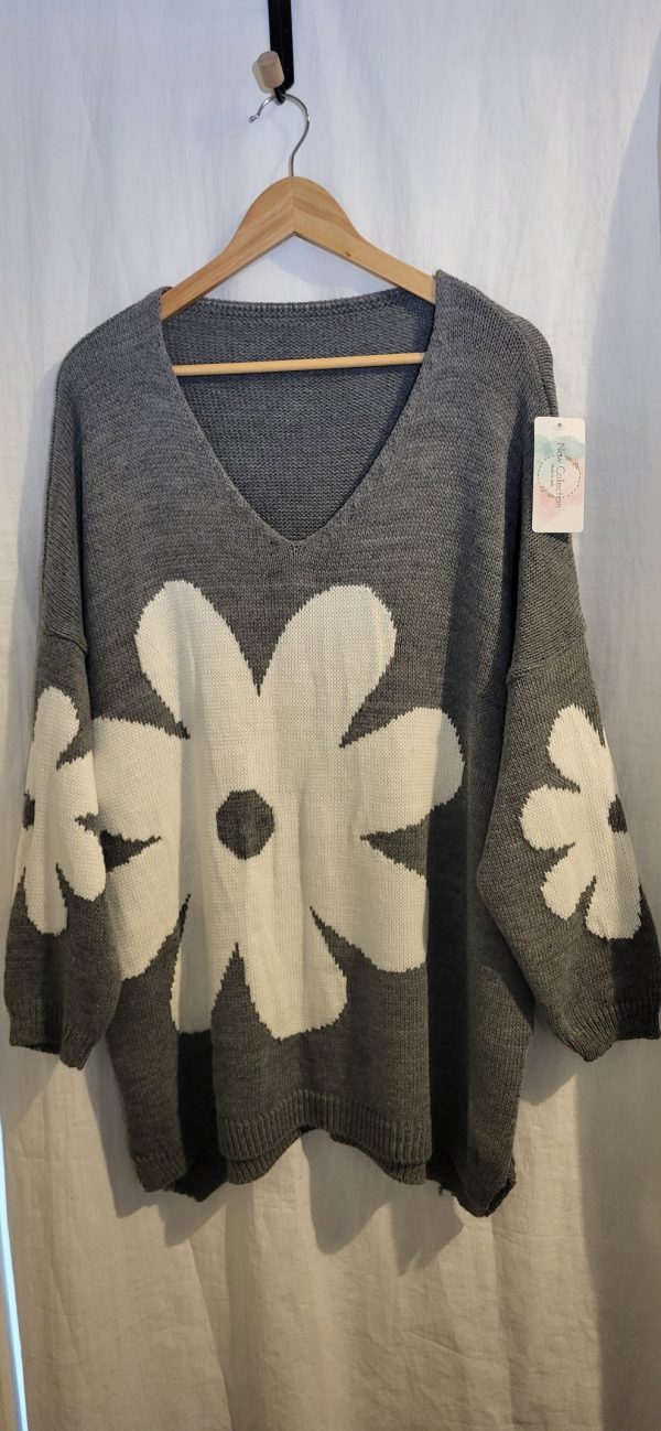 SALE SALE SALE New Ladies Women Grey with White Flower Jumper One Size fits sizes 18 20 22 NON RETURNABLE - Image 2