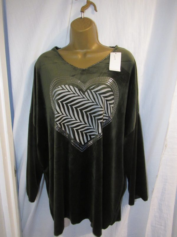 SALE SALE SALE NEW Ladies Green Velvet Feel Heart Top One size fits sizes 16 18 20 NON RETURNABLE