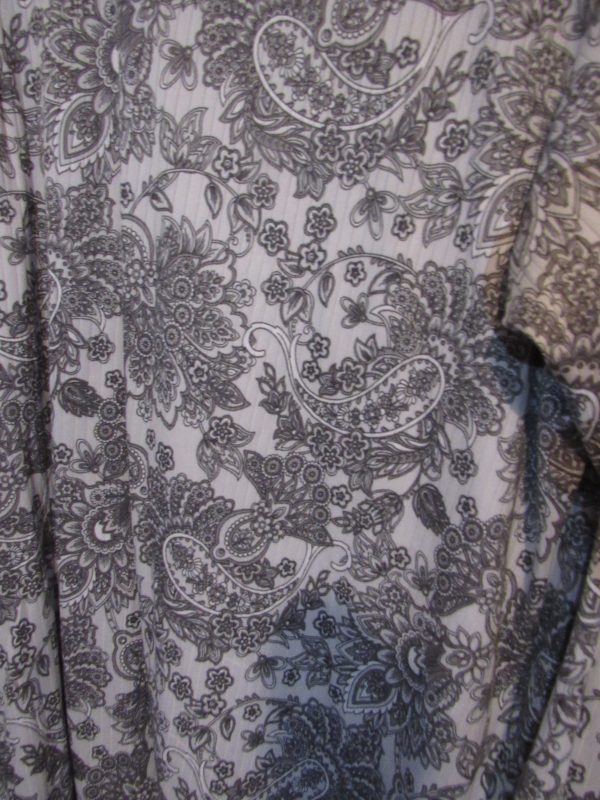 NEW Ladies Paisley Print 2 Piece Suit One Size fits sizes 18 20 22 24 - Image 5