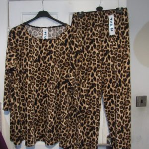 NEW Ladies Leopard Print 2 Piece Suit One Size fits sizes 18 20 22 24