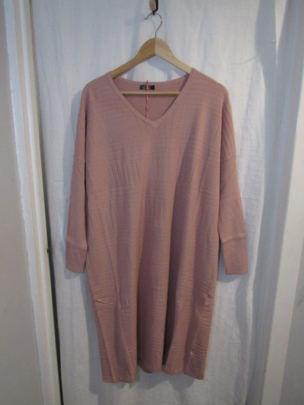 SALE SALE SALE New Ladies Pink Check Soft Longer Length Jumper One Size fits sizes 18 20 22