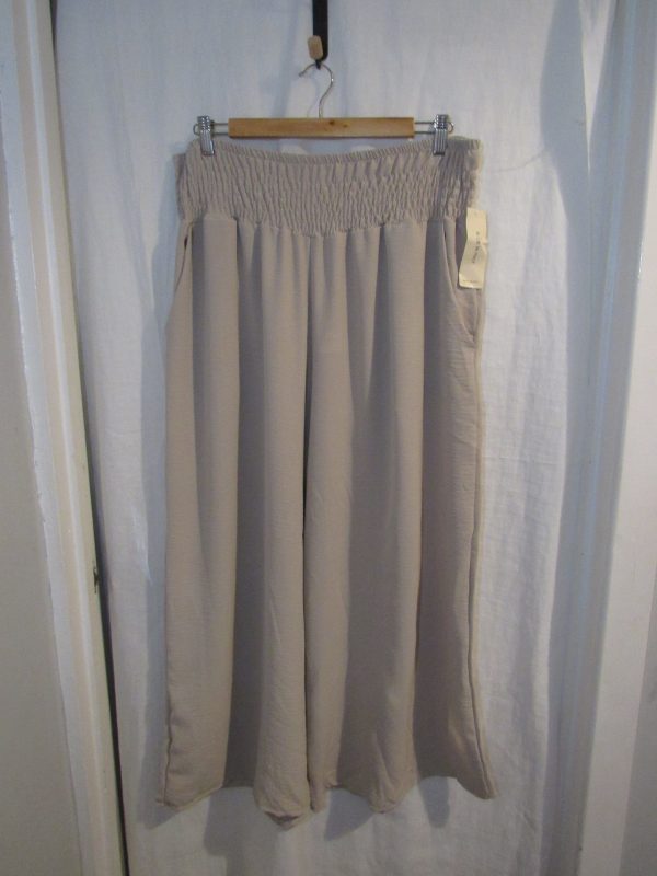 NEW Ladies Womens Beige Palattzo Trousers One size fits sizes 18 20 22 24