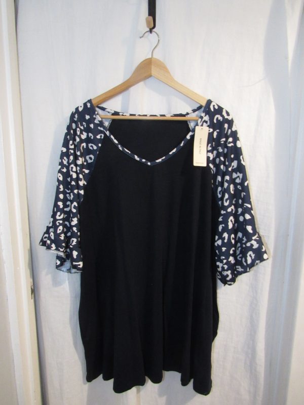 SALE SALE SALE New Ladies Navy Blue Animal Print Sleeve Pocket Top One Size fits sizes 18 20 22 NON RETURNABLE