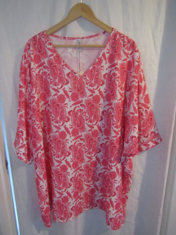 NEW Ladies Women Cerise Pink Print V Neck Tunic Top One Size fits sizes 18 20 22 24 - Image 2