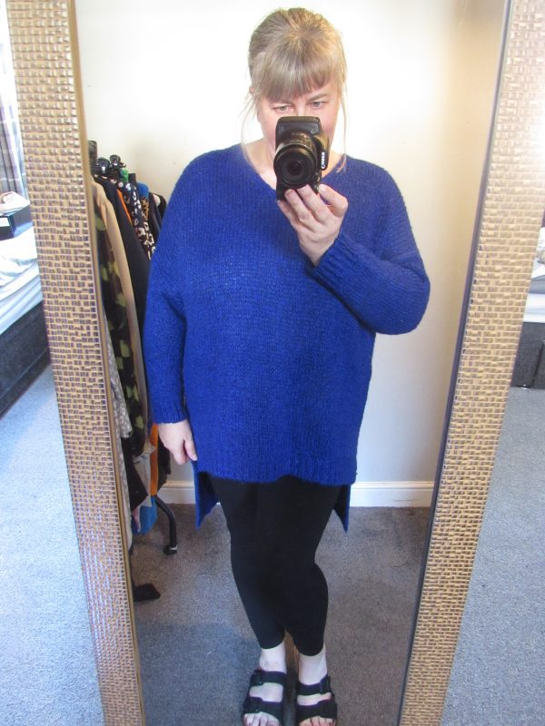 SALE SALE SALE New Ladies Royal Blue V Neck Jumper One Size fits sizes 18 20 22 NON RETURNABLE - Image 5