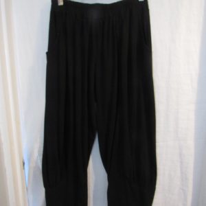 NEW Ladies Womens Black Jersey 3/4 Length cuff bottom Trousers One size fits sizes 16 18 20 22