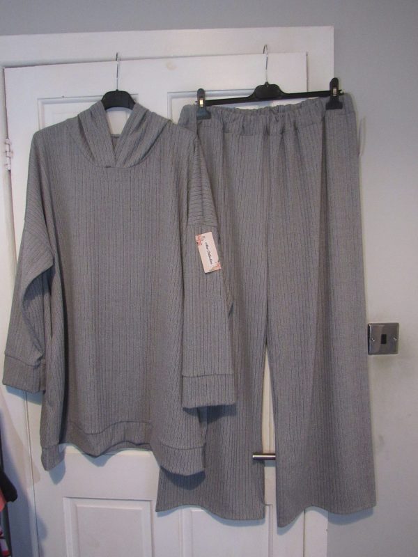 New Ladies Plus Size Soft Hooded Lounge Suit Dark Grey Stripe One Size fits sizes 20 22 24