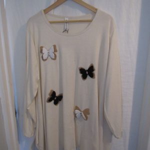 SALE SALE SALE NEW Ladies Cream Lightweight Butterfly Plus Jumper One Size fits sizes 18 20 22 24 NON RETURNABLE