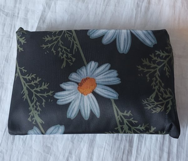 Bundle deal 2 x Re-useable Shopping Bags for £5 1 x Black Daisy and 1 x Blue Floral - Image 4