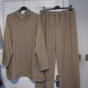 New Ladies Plus Size Soft Hooded Lounge Suit Mocha Stripe One Size fits sizes 20 22 24
