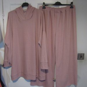 New Ladies Plus Size Soft Hooded Lounge Suit Pink Stripe One Size fits sizes 20 22 24