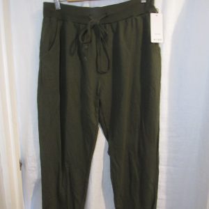 New Ladies Plain Joggers Dark Green One Size fits sizes 16 18 20 22 Size 2