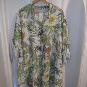 SALE SALE SALE New Ladies Green Floral Button Down Longer Shirt One Size fits sizes 18 20 22 NON RETURNABLE