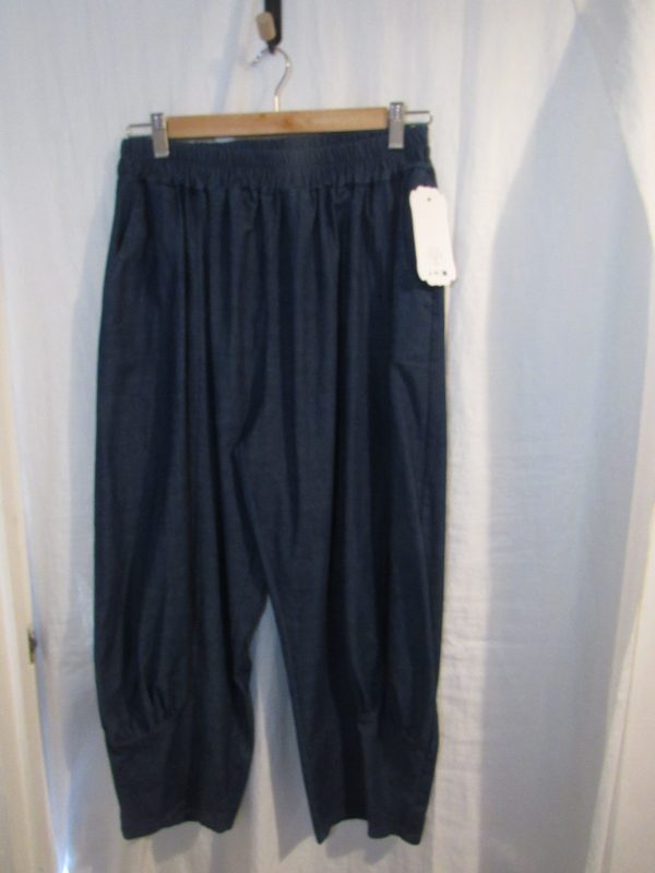 SALE SALE SALE NEW Ladies Womens Denim 3/4 Length cuff bottom Trousers One size fits sizes 16 18 20 22 NON RETURNABLE