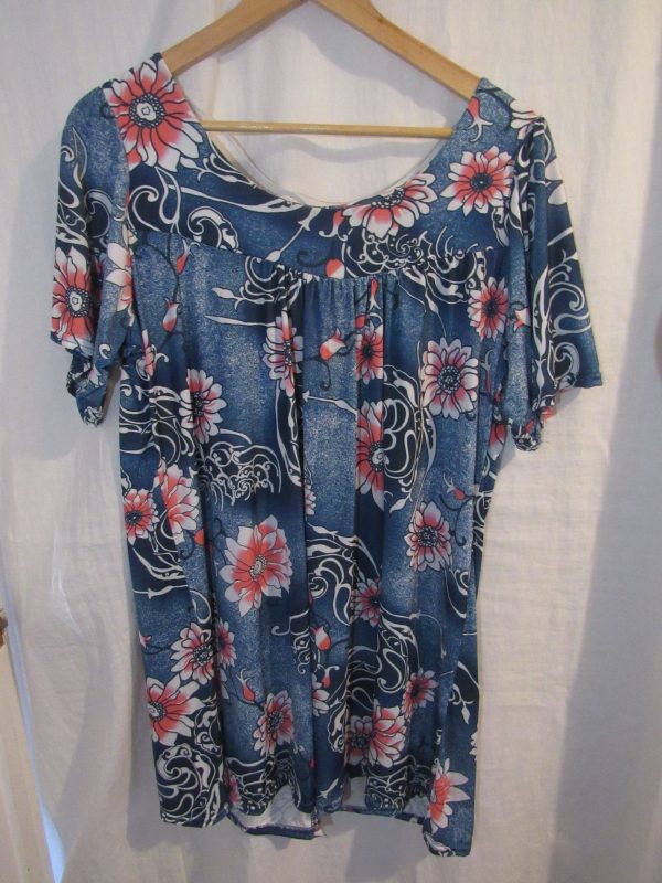 New Ladies Denim Blue Floral Silky Top Sized Item Size 22-24 - Image 2