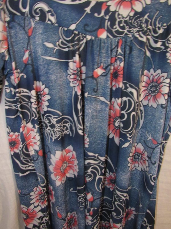 New Ladies Denim Blue Floral Silky Top Sized Item Size 22-24 - Image 3