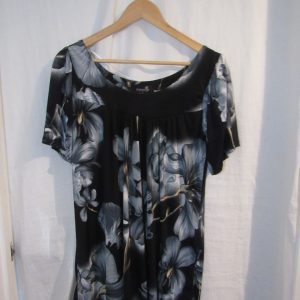 New Ladies Black with Blue Floral Silky Top Sized Item Size 22-24