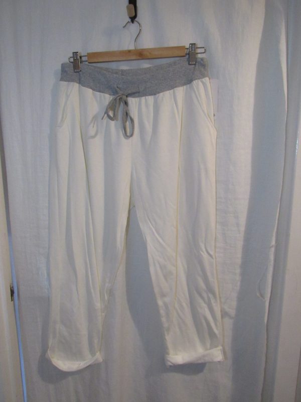 NEW Ladies Womens White Joggers Trousers One Size fits sizes 16 18 20 22 Size 2