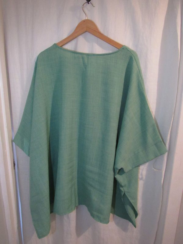 New Ladies Detailed Bottom Green Colour Plus Size Top One Size fits sizes 20 22 24 - Image 4