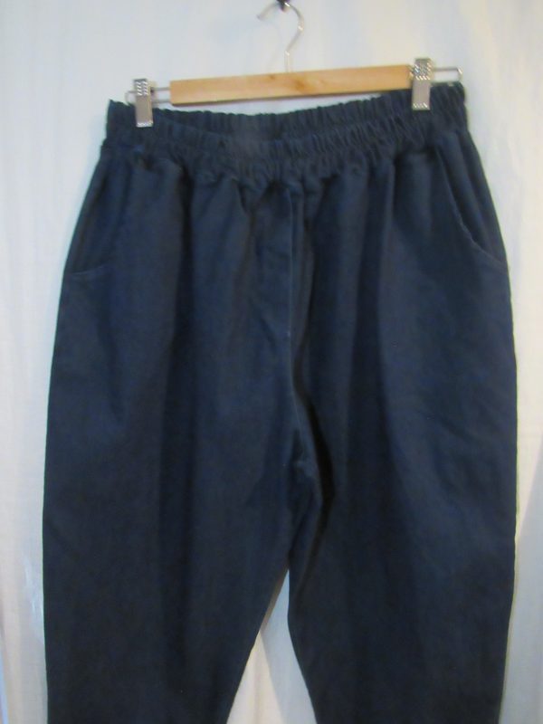 NEW Ladies Womens Dark Denim 3/4 Length Trousers One size fits sizes 18 20 22 24 - Image 2