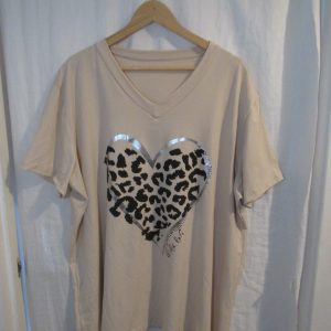 New Ladies Women Beige Large Heart V Neck T-shirt One Size Fits 18 20 22