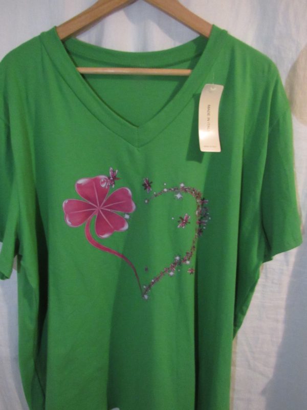 New Ladies Women Green Heart V Neck T-shirt One Size Fits 18 20 22 - Image 2